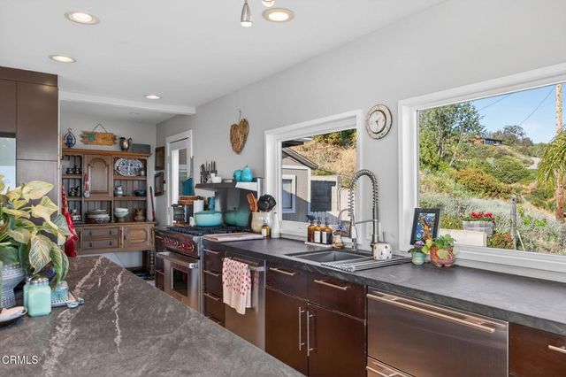559 N Loop Drive, Camarillo, CA 93010
