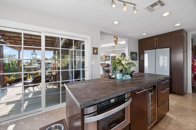 559 N Loop Drive, Camarillo, CA 93010