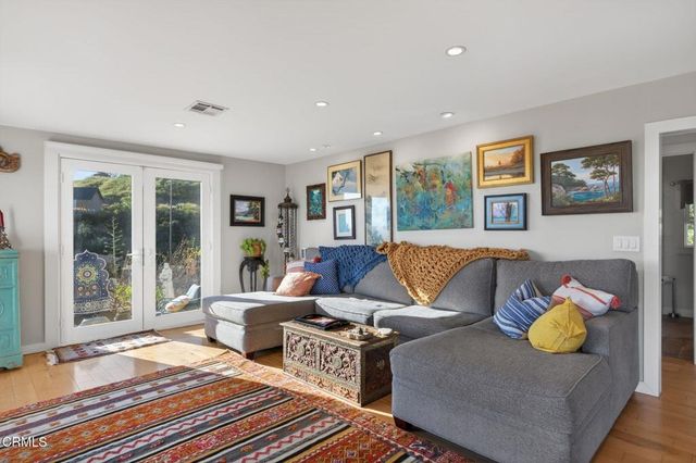 559 N Loop Drive, Camarillo, CA 93010