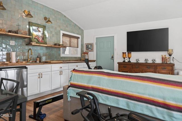 559 N Loop Drive, Camarillo, CA 93010