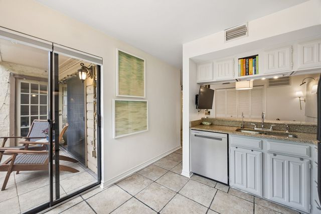 7640 W Greenway Boulevard 6E, Dallas, TX 75209