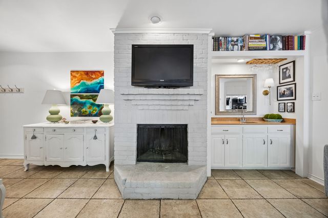 7640 W Greenway Boulevard 6E, Dallas, TX 75209