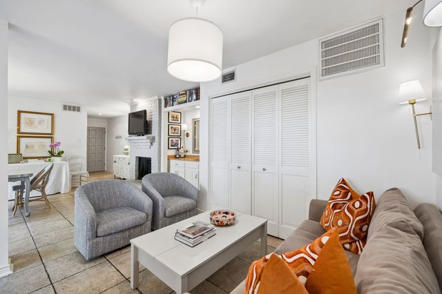 7640 W Greenway Boulevard 6E, Dallas, TX 75209