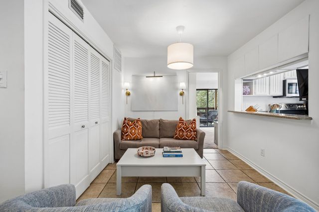 7640 W Greenway Boulevard 6E, Dallas, TX 75209