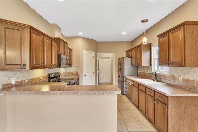 721 Roosevelt Blvd, New Sewickley Twp, PA 15042