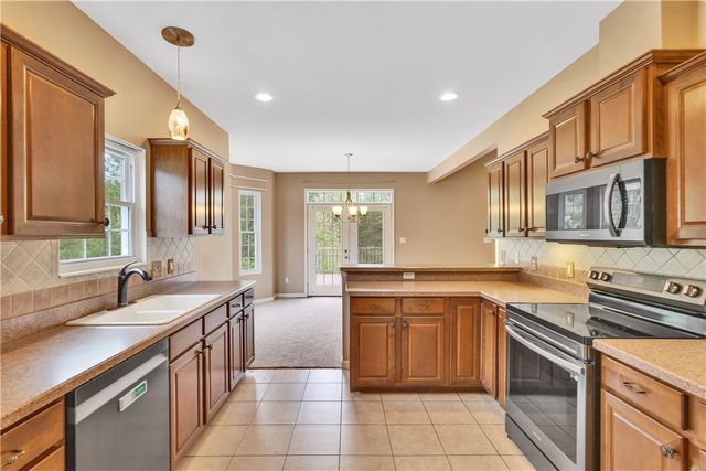 721 Roosevelt Blvd, New Sewickley Twp, PA 15042