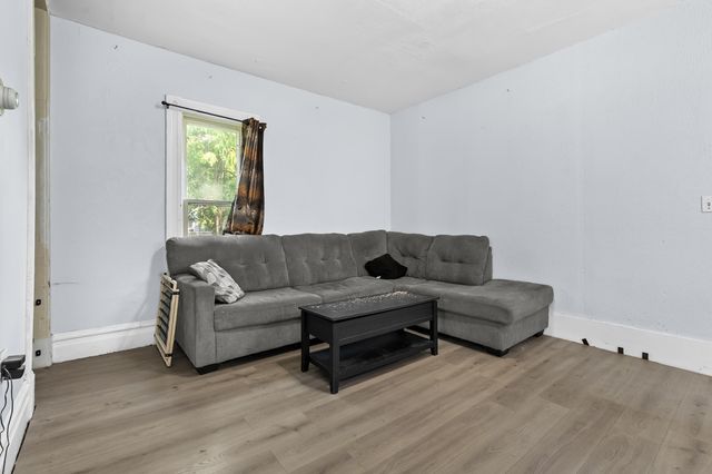 829 Simpson Street, Kalamazoo, MI 49007