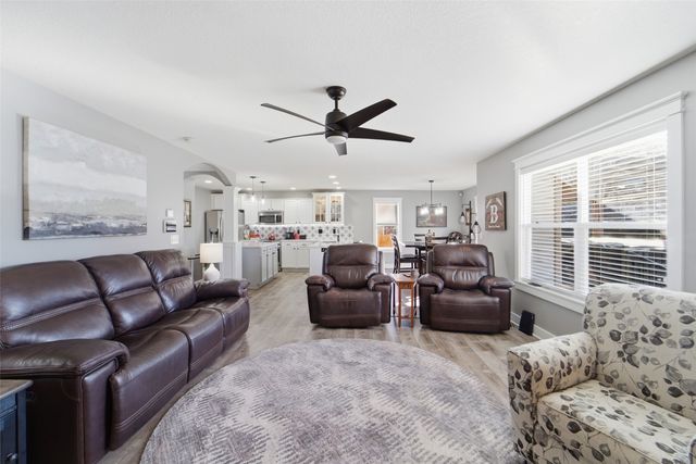 13010 Westbrook Drive, Urbandale, IA 50323