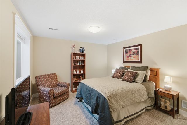 13010 Westbrook Drive, Urbandale, IA 50323