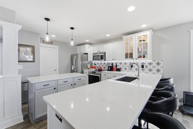 13010 Westbrook Drive, Urbandale, IA 50323