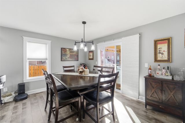 13010 Westbrook Drive, Urbandale, IA 50323