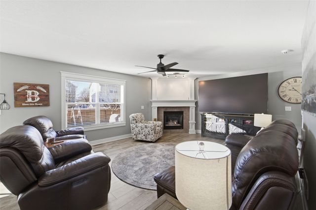 13010 Westbrook Drive, Urbandale, IA 50323