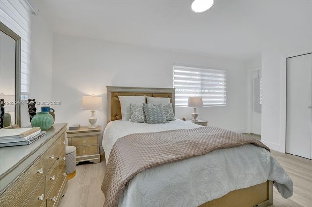 6404 Meade St, Hollywood, FL 33024