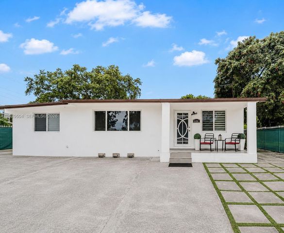 6404 Meade St, Hollywood, FL 33024
