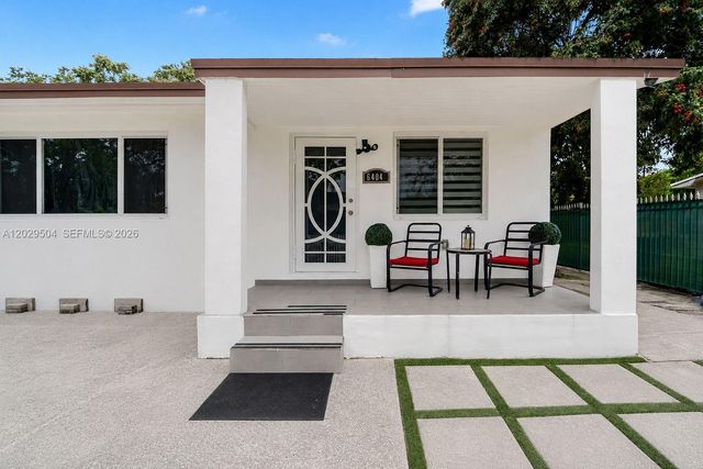 6404 Meade St, Hollywood, FL 33024
