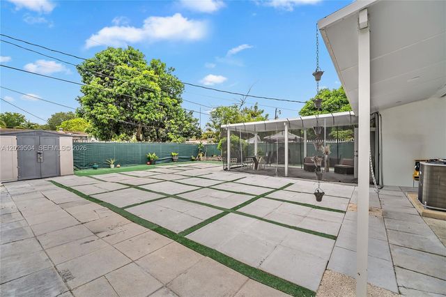 6404 Meade St, Hollywood, FL 33024