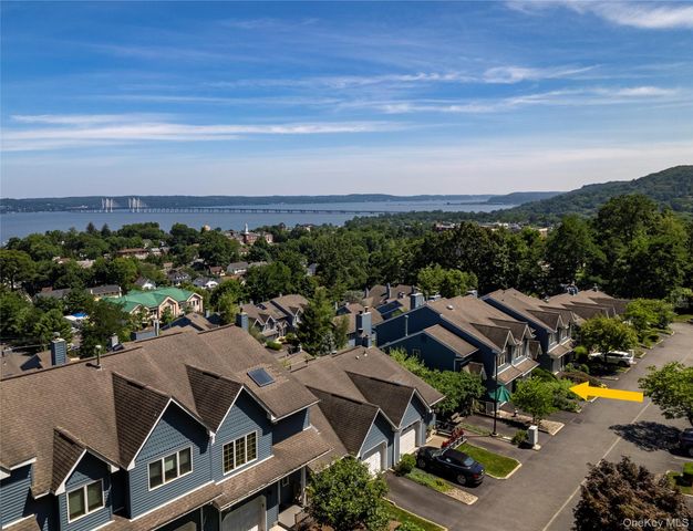 33 Village Gate Way 33, Nyack, NY 10960