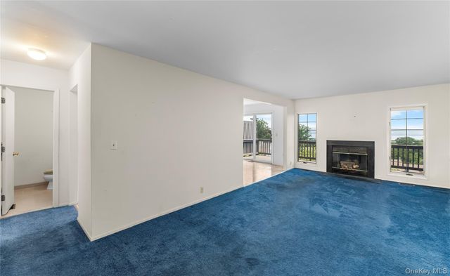 33 Village Gate Way 33, Nyack, NY 10960