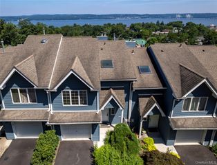 33 Village Gate Way 33, Nyack, NY 10960