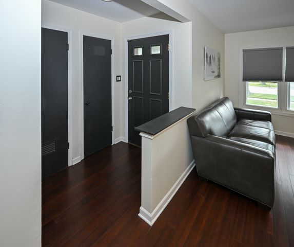 580 Walnut Lane, Elk Grove Village, IL 60007