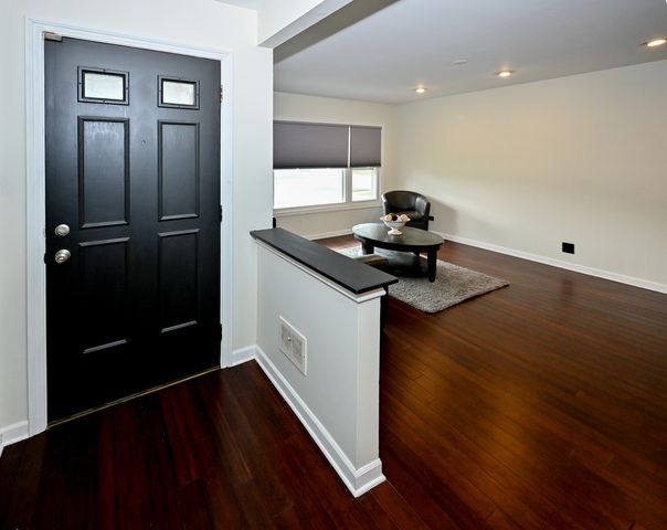 580 Walnut Lane, Elk Grove Village, IL 60007