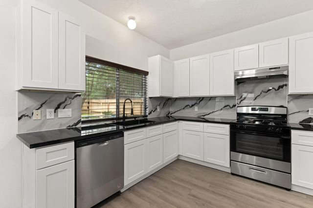 102 Lindencrest Court, Sugar Land, TX 77479