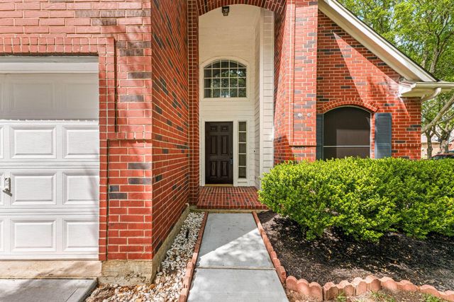 102 Lindencrest Court, Sugar Land, TX 77479