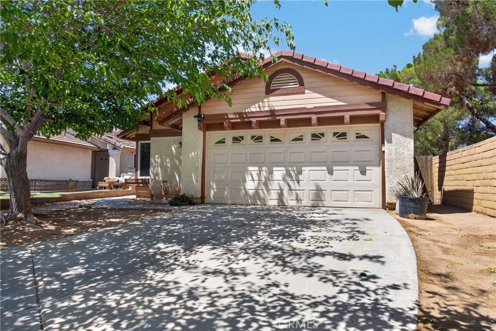 Image 3 of property listing at 37023 Turner Drive, Palmdale, CA 93550