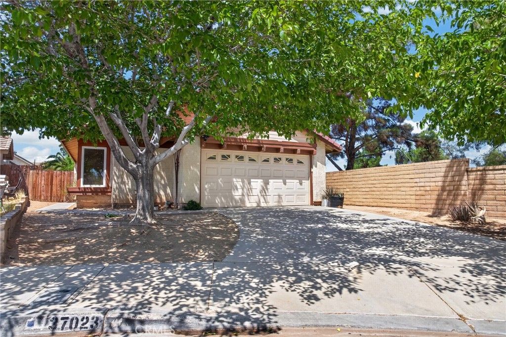 Image 4 of property listing at 37023 Turner Drive, Palmdale, CA 93550