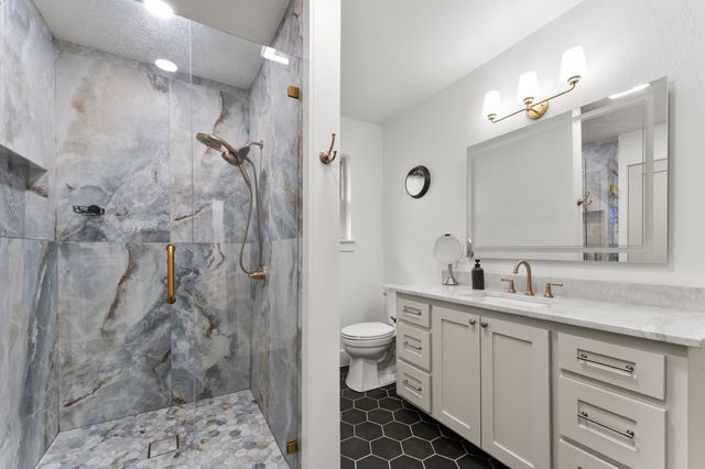 380 Farr Altom Road, Seagoville, TX 75159