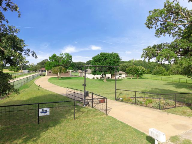 380 Farr Altom Road, Seagoville, TX 75159