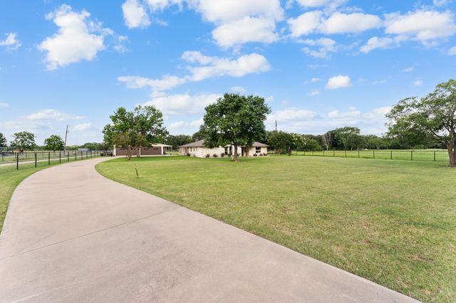 380 Farr Altom Road, Seagoville, TX 75159