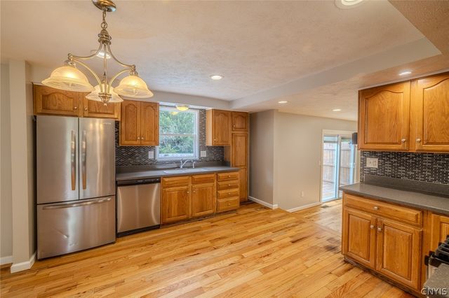 4211 Inverrary Drive, Clay, NY 13090