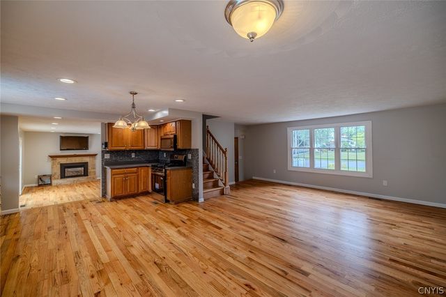 4211 Inverrary Drive, Clay, NY 13090
