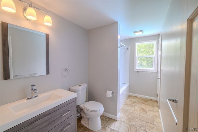4211 Inverrary Drive, Clay, NY 13090