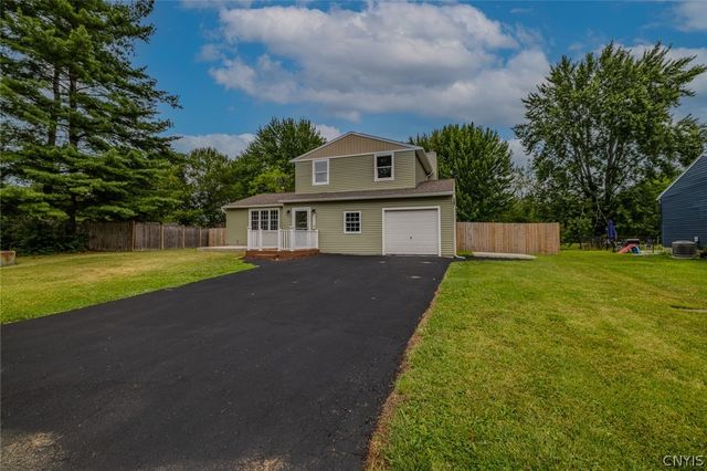 4211 Inverrary Drive, Clay, NY 13090
