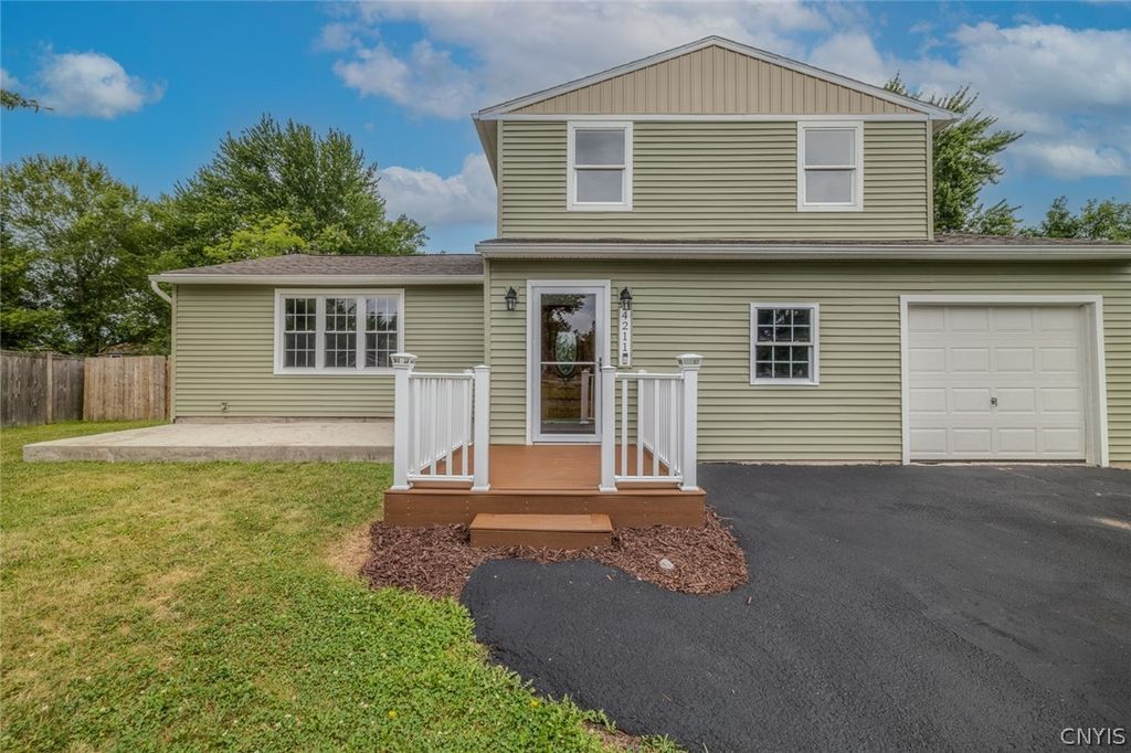 4211 Inverrary Drive, Clay, NY 13090