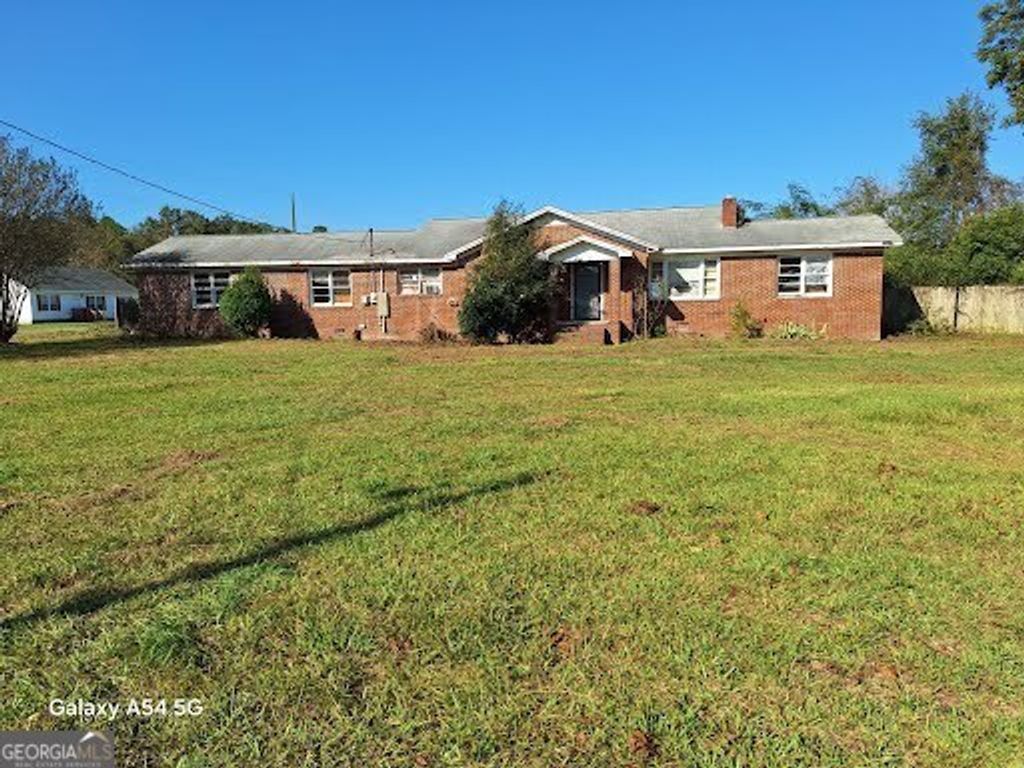 196 Wilson Avenue, Fitzgerald, GA 31750