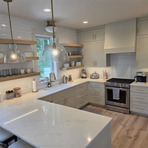258 W Lowell Street, Pentwater, MI 49449