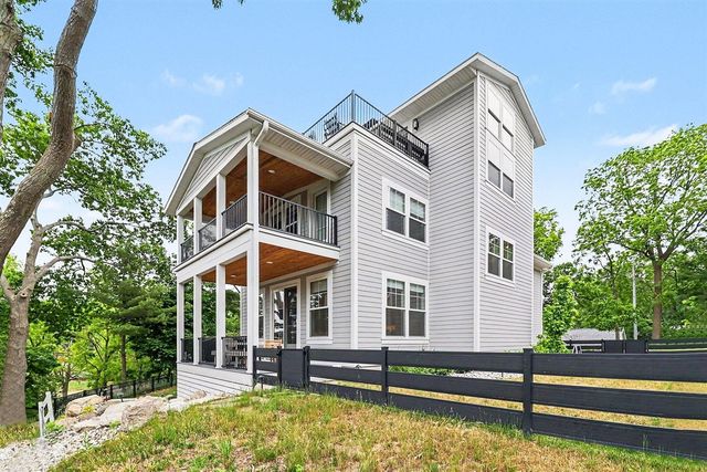 258 W Lowell Street, Pentwater, MI 49449
