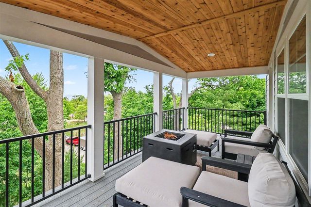 258 W Lowell Street, Pentwater, MI 49449