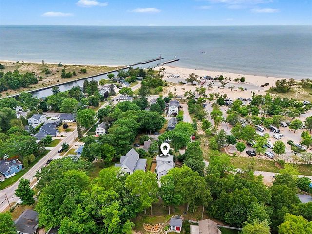 258 W Lowell Street, Pentwater, MI 49449