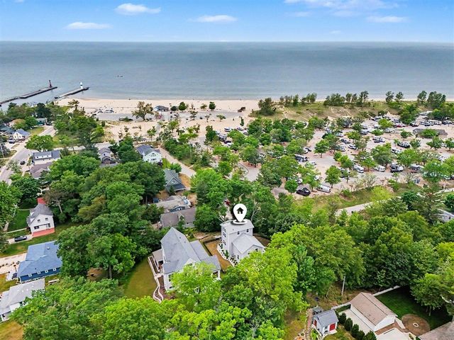 258 W Lowell Street, Pentwater, MI 49449