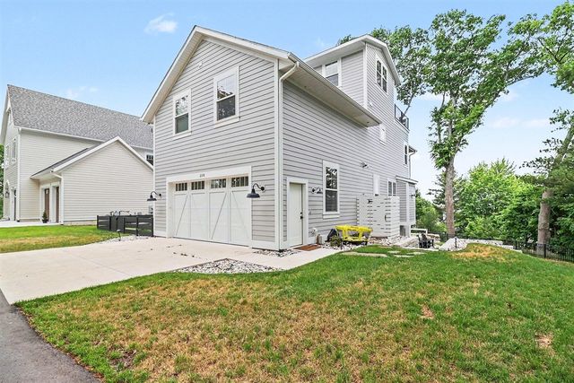 258 W Lowell Street, Pentwater, MI 49449