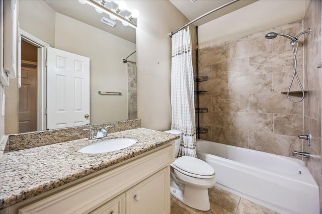 4443 Castle Court Place, Houston, TX 77006