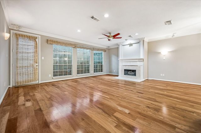 4443 Castle Court Place, Houston, TX 77006