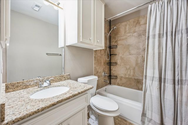 4443 Castle Court Place, Houston, TX 77006