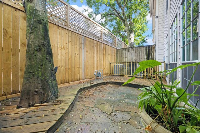 4443 Castle Court Place, Houston, TX 77006