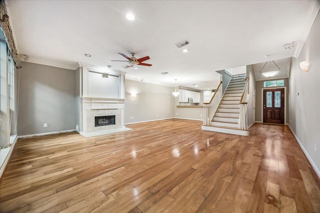 4443 Castle Court Place, Houston, TX 77006