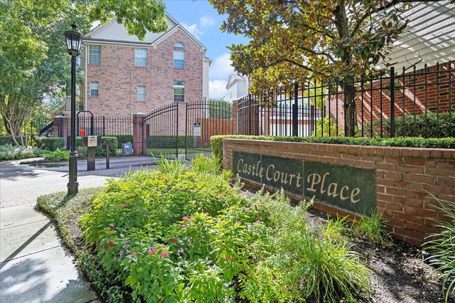 4443 Castle Court Place, Houston, TX 77006